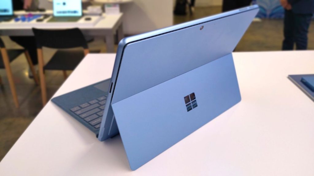 Surface and Windows revenue tanks 39% in latest Microsoft earnings report